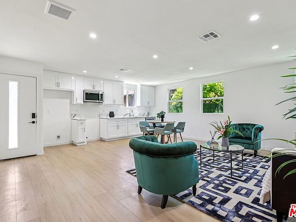 4th image of 3127 W 60th St