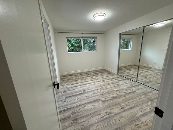 5th image of 19917 19th Ave NE Unit B