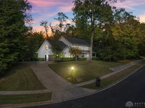 3870 Feather Heights Ct, Sugarcreek Township, OH 45440