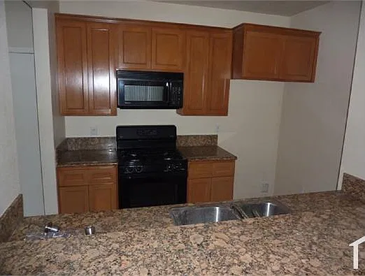 3 bed, 1550 sqft, $3,250 — Photo 3