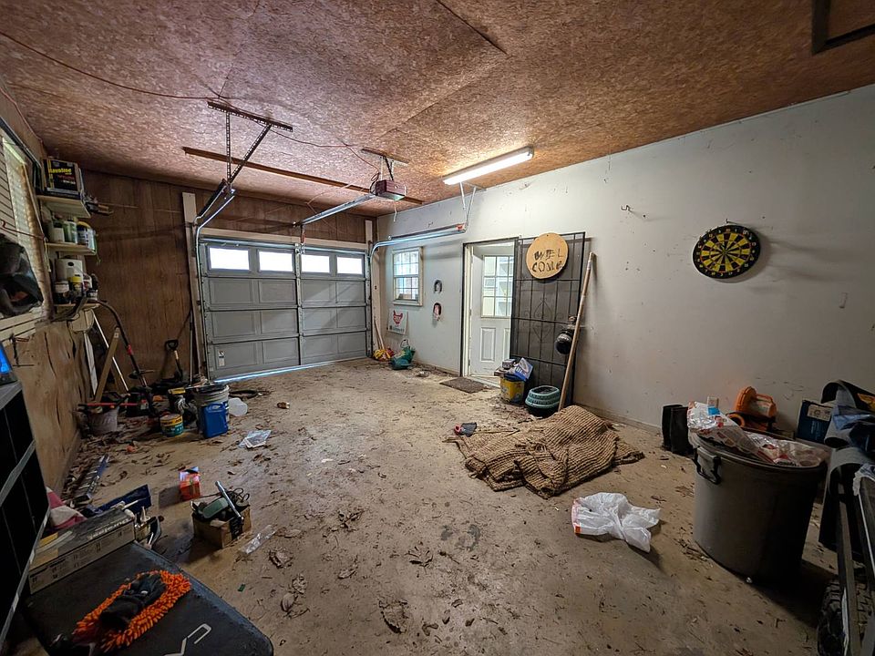 31st image of 142 Roberts Rd