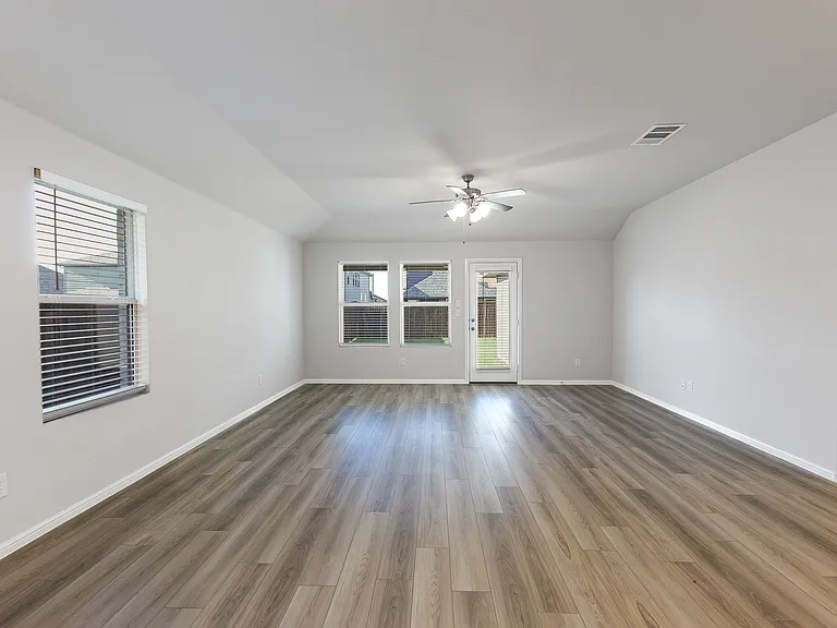 704 Rusty Spurs Pl — Photo 8