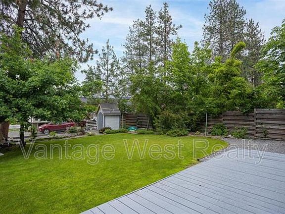 5th image of 494A Sheila Cres