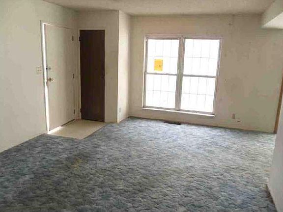 5th image of 3318 Hanover Dr #9