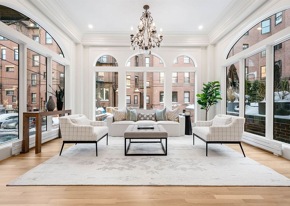 1st image of 190 Marlborough St #A