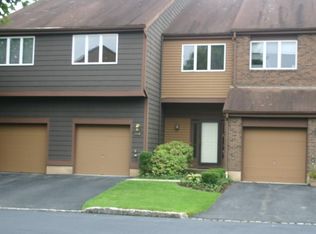 236 Norwich Ct #V-2, Madison, NJ 07940
