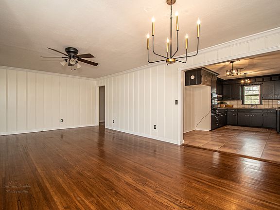 5th image of 505 E 12th St