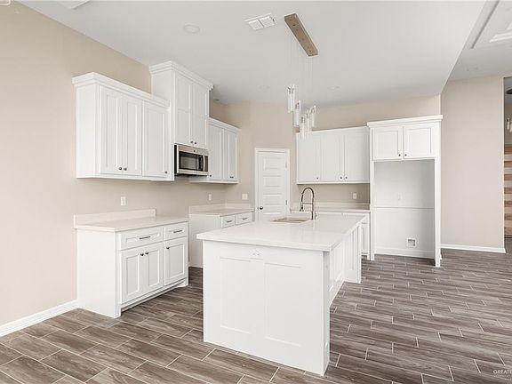 4th image of 2709 Tassajara St