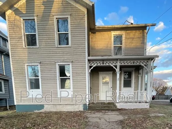 217 N West Ave, Freeport, IL 61032