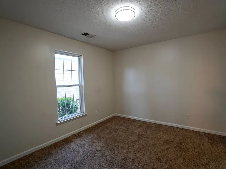 131 Lake Chateau Dr — Photo 12