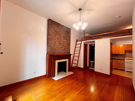 3rd image of 108 W 74th St APT 7