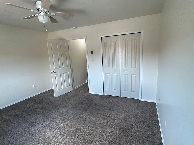 13 Royal Crest Dr #D — Photo 14