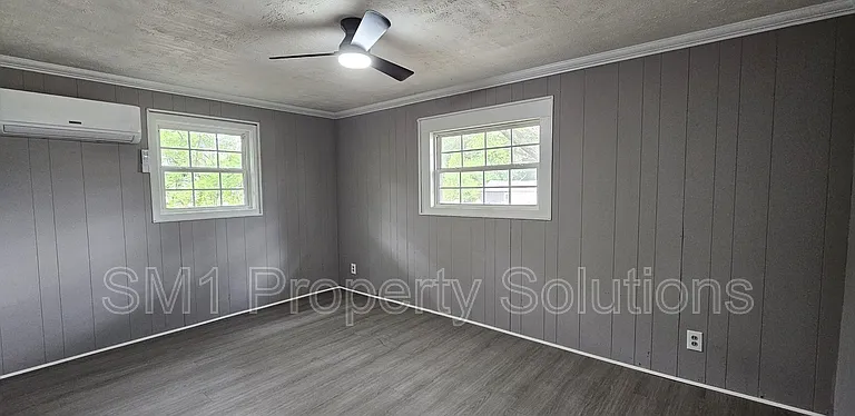 1001 Burton Ave — Photo 9