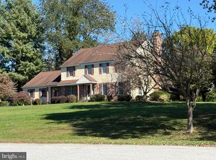 16 Fox Lair Ln, Thornton, PA 19373