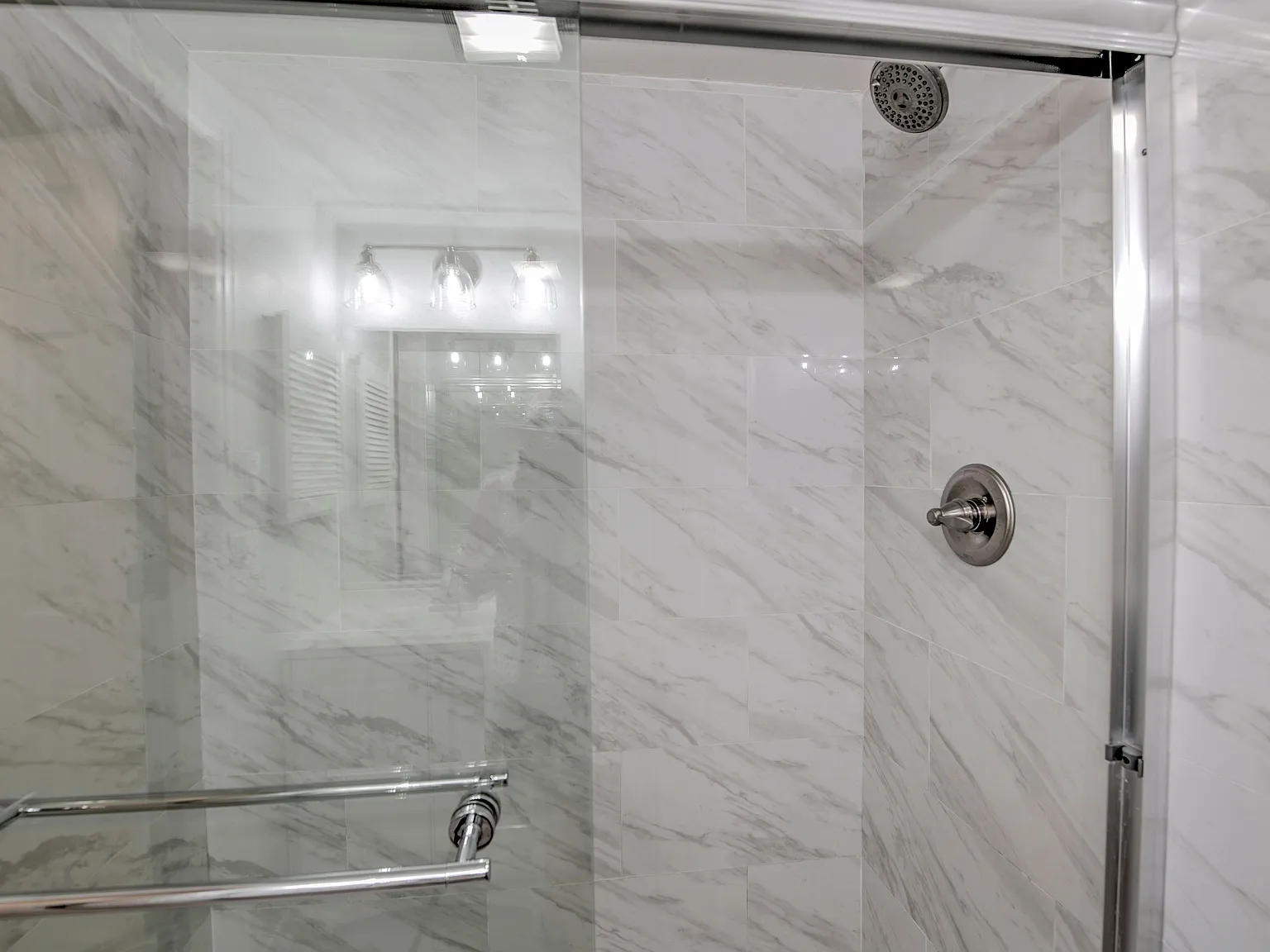 2 bed, 770 sqft, $3,300 — Photo 4