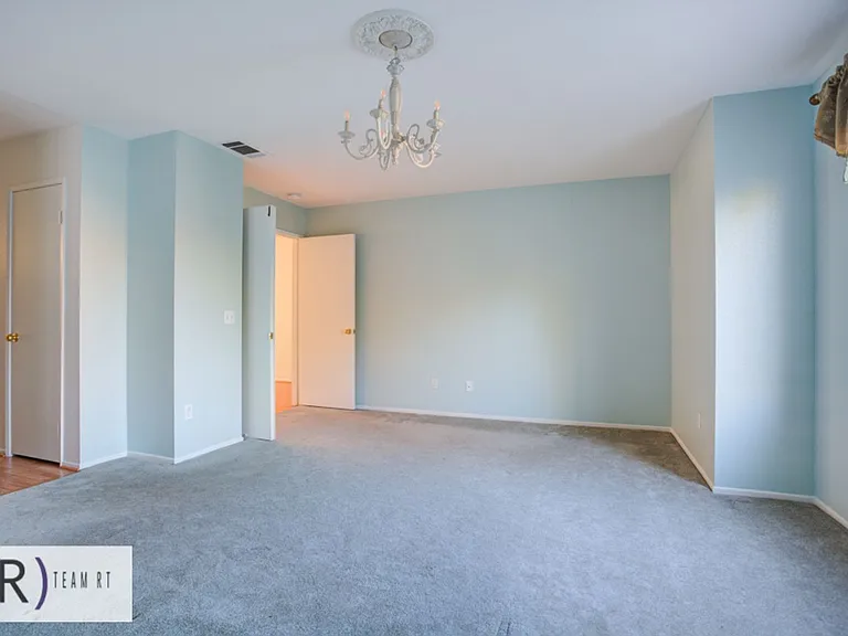 15984 Paul Ct — Photo 27