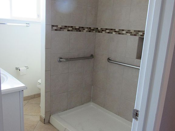 5th image of 961 Whitethorne Dr