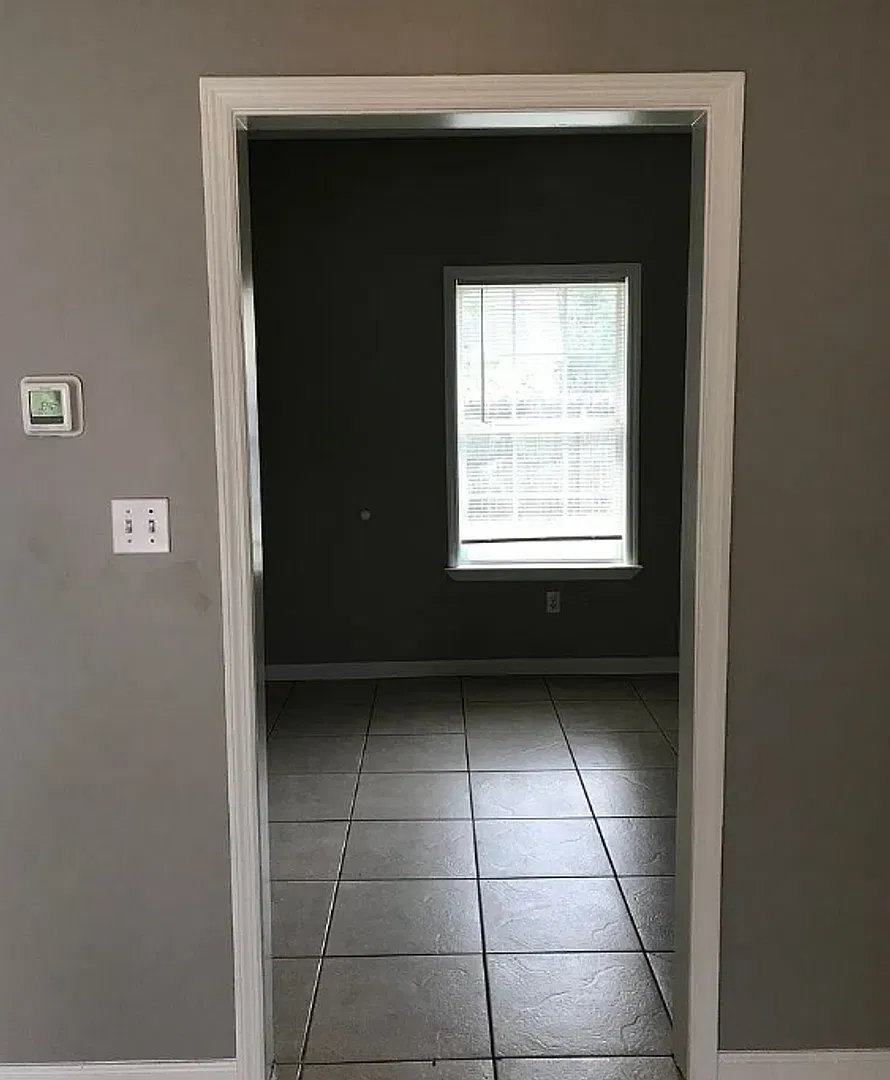 Charming 3-Bedroom Home with Fenced Backyard, Main-Level Primary Suite & Pet-Friendly Living in L... — Photo 3