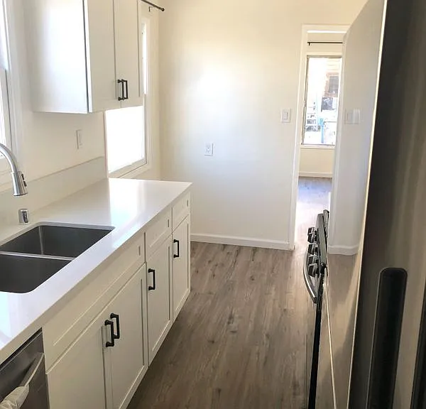 2106 N Vallejo St #BACK HOUSE — Photo 4