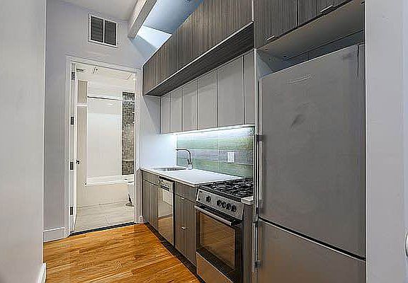3rd image of 45 Meserole St #1B