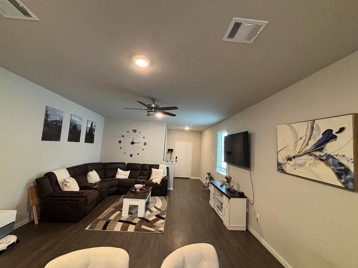 Building Photo - 14031 Chinook Dr