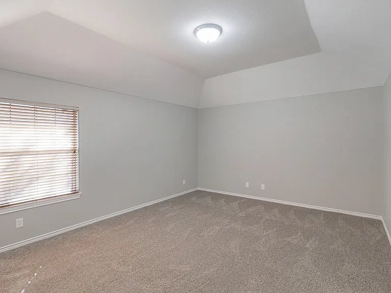 6561 Calmont Ave — Photo 11