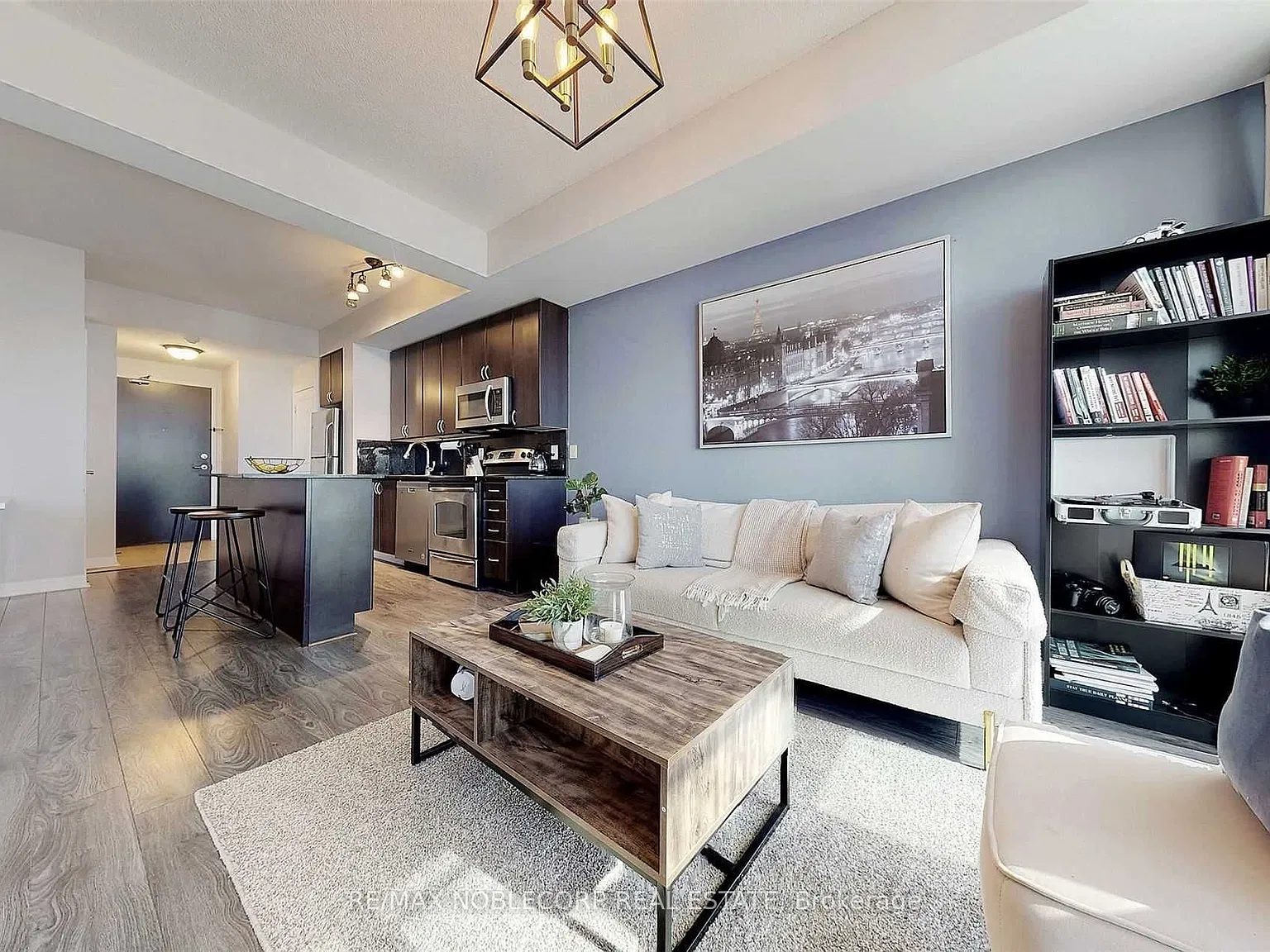 225 Webb Dr — Photo 4