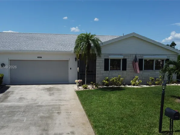1527 Edgewater Cir, Fort Myers, FL 33919