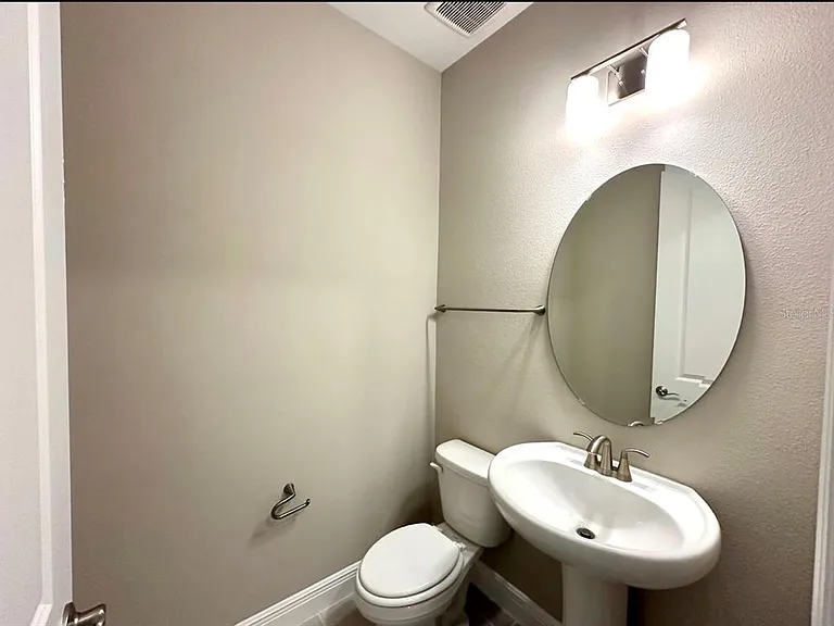2122 Divot Dr — Photo 8