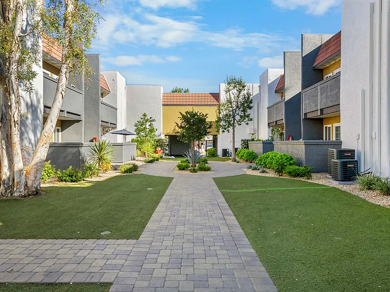 Solara Apartment Homes — Photo 44