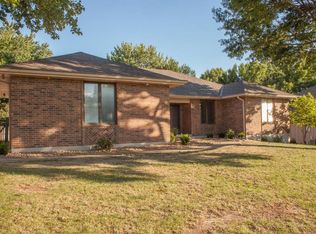 2701 NW Cliff Vw, Lees Summit, MO 64081