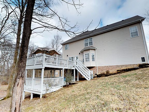 3rd image of 105 Wiggins Ct