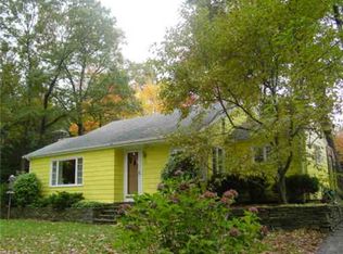 90 Bishop Hill Rd, Johnston, RI 02919