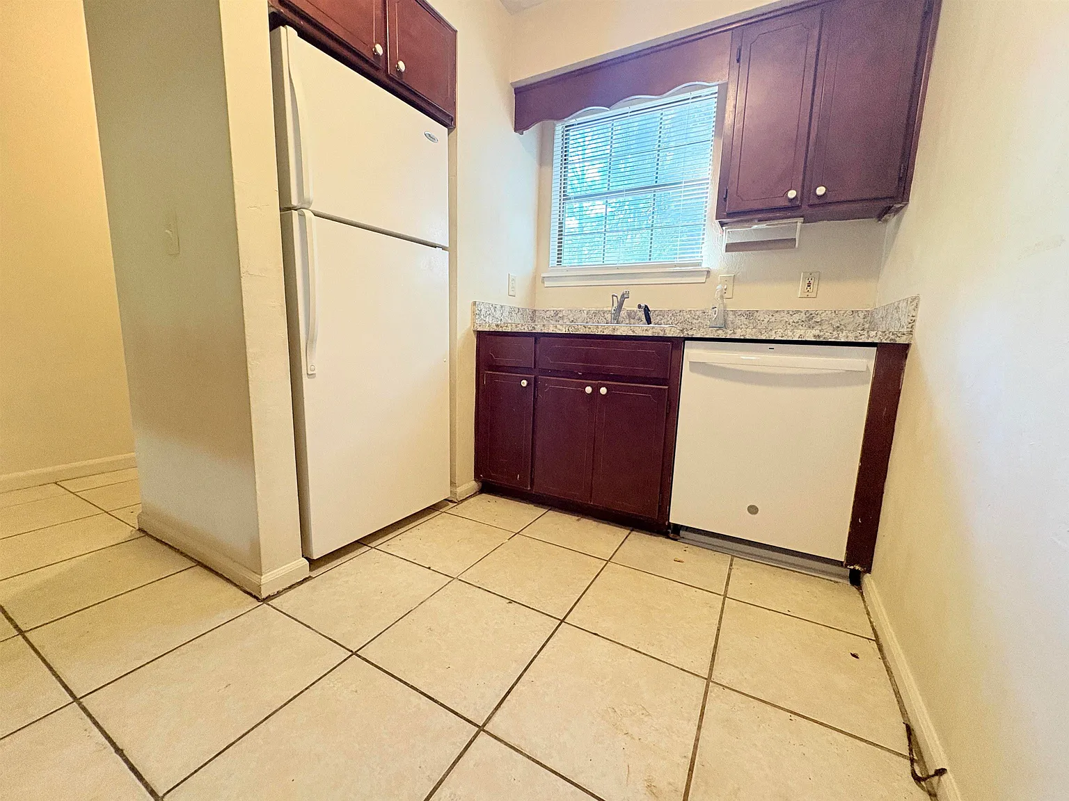 2 bed, 900 sqft, $1,150 — Photo 4