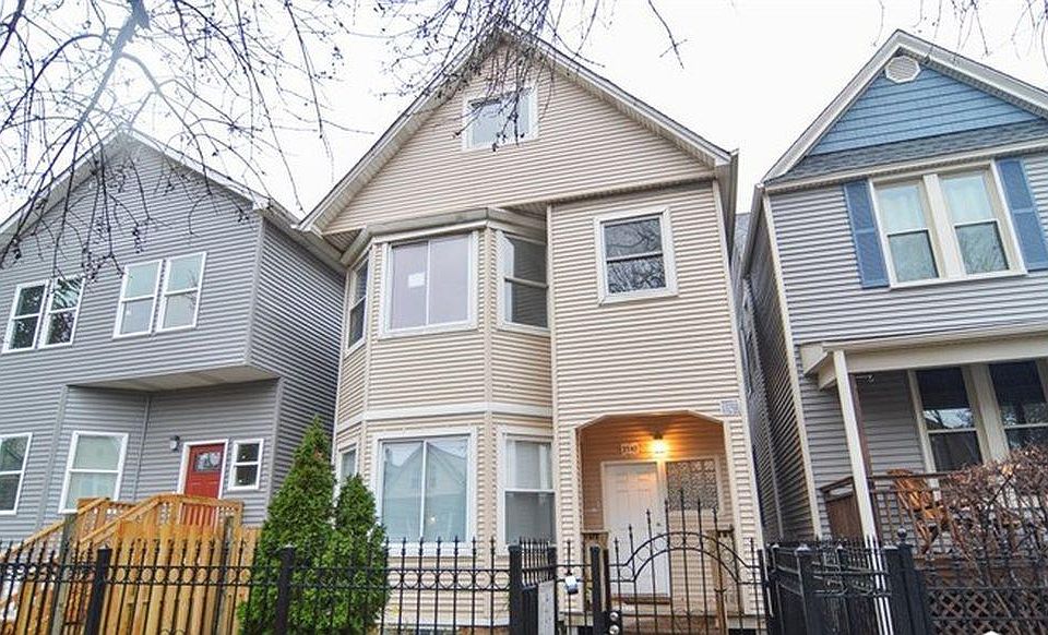 1st image of 3140 N Sawyer Ave #1