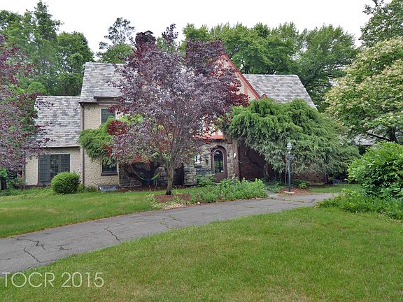2nd image of 4 Bluefield Ct