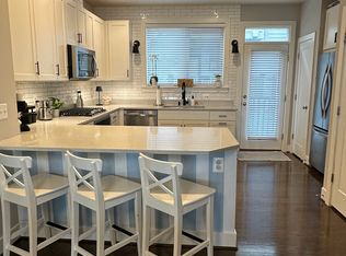 10421 Fernwood Rd, Bethesda, MD 20817