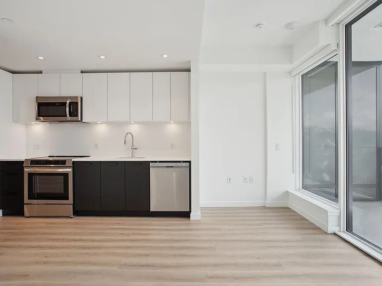 150 Braid St — Photo 29