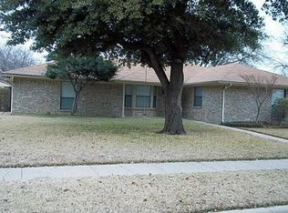 2101 River Bend Rd, Arlington, TX 76014