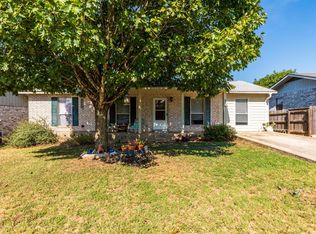 214 Green Meadows Ln, Fredericksburg, TX 78624
