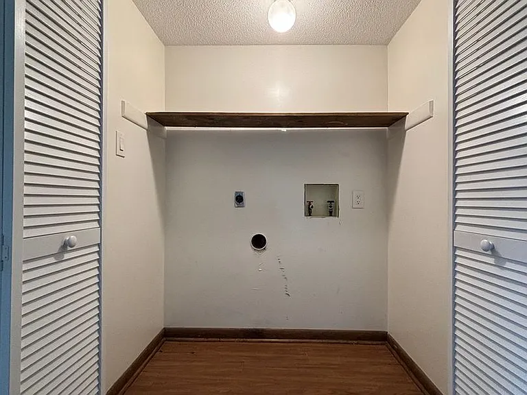 124 E Saltwood Pl — Photo 14