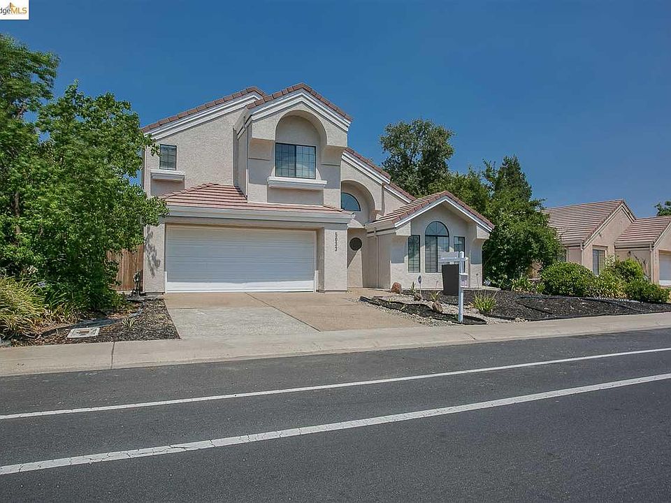 1st image of 5033 Laguna Park Dr