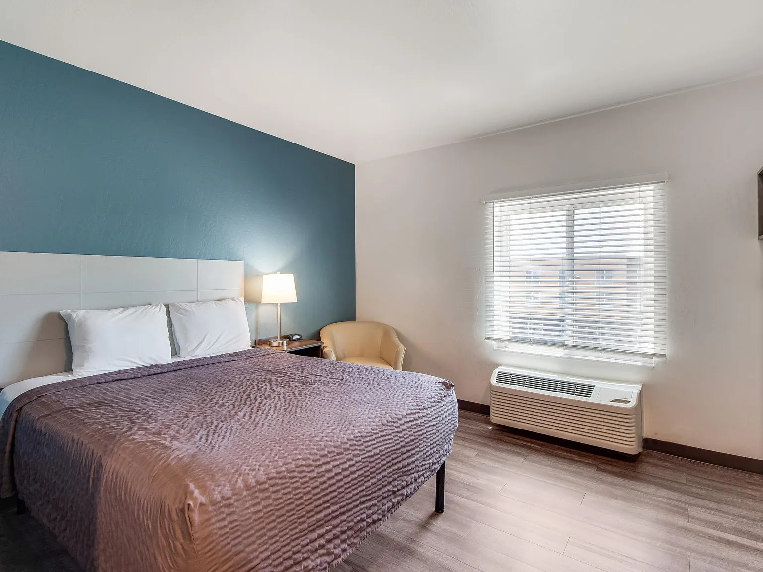 Woodspring Suites — Photo 4
