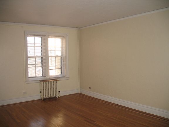 4th image of 33 Douglas Ave APT 3b