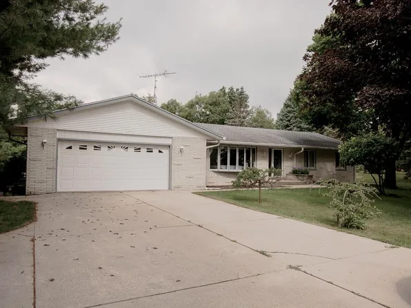 N7307 Nine Indian TRAIL, Elkhorn, WI 53121