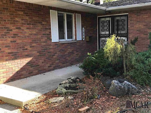 3rd image of 1336 Hollywood Dr