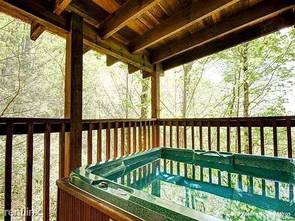 The luxurious hot tub