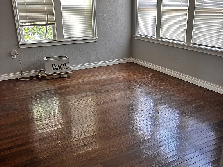 1303 SW 10th St — Photo 7