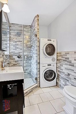 3rd image of 1590 Lexington Ave APT 10