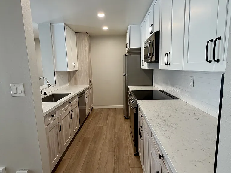 25715 Hogan Dr #B1 — Photo 3